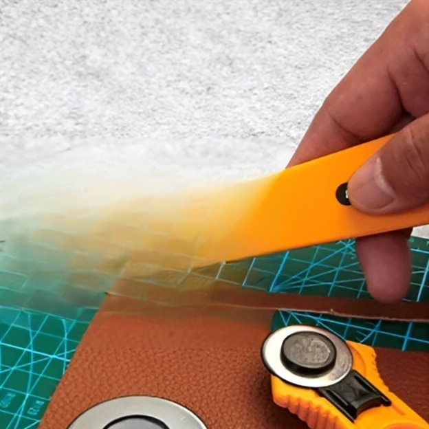 Lederschneidemesser für professionelle Lederbearbeitung