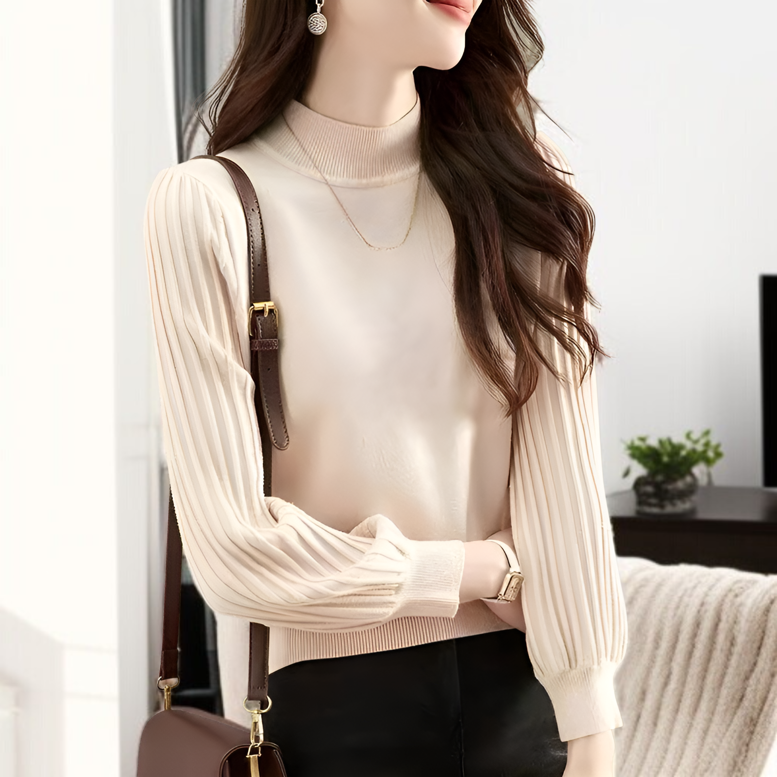 秋冬トレンドのシンプル純色セーター