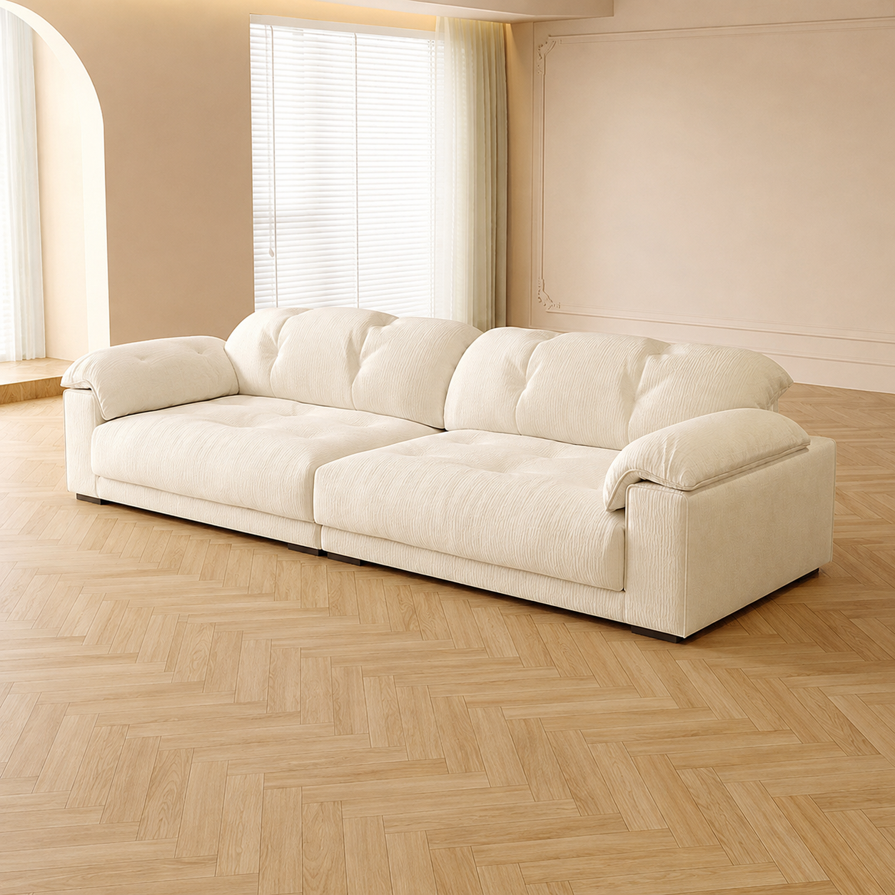 Weiches Designsofa in Creme für entspannte Lounge-Momente
