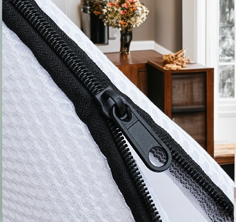 靴洗いバッグのファスナー部分の拡大写真