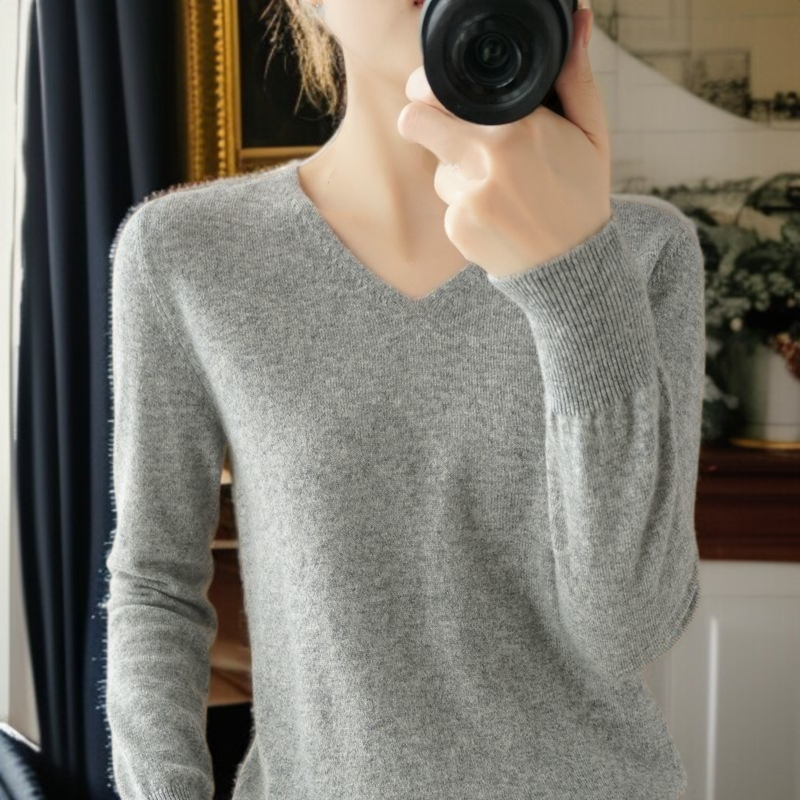 데일리룩에 어울리는 베이스 니트 스웨터