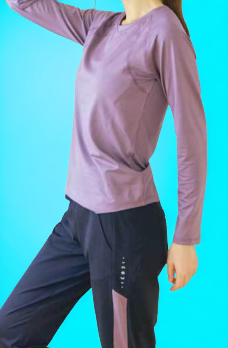 超弾性ヨガパンツの伸縮性を示す写真