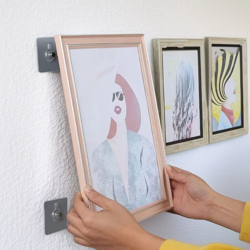 Non-marking photo frame adhesive hooks mounted on wall