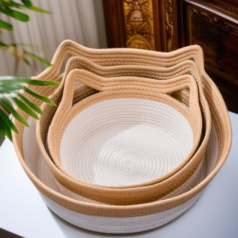 おしゃれなガマ編みペット用品