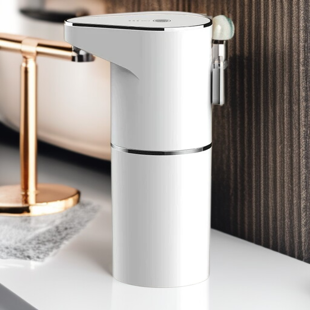 Dispensador automático de jabón en cocina