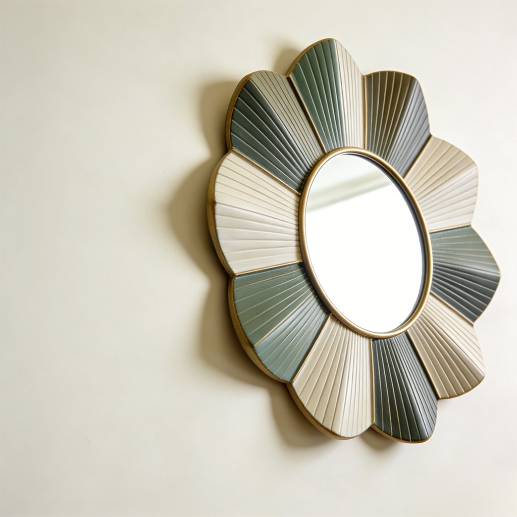 シンプルデザインのインテリア装飾ミラー