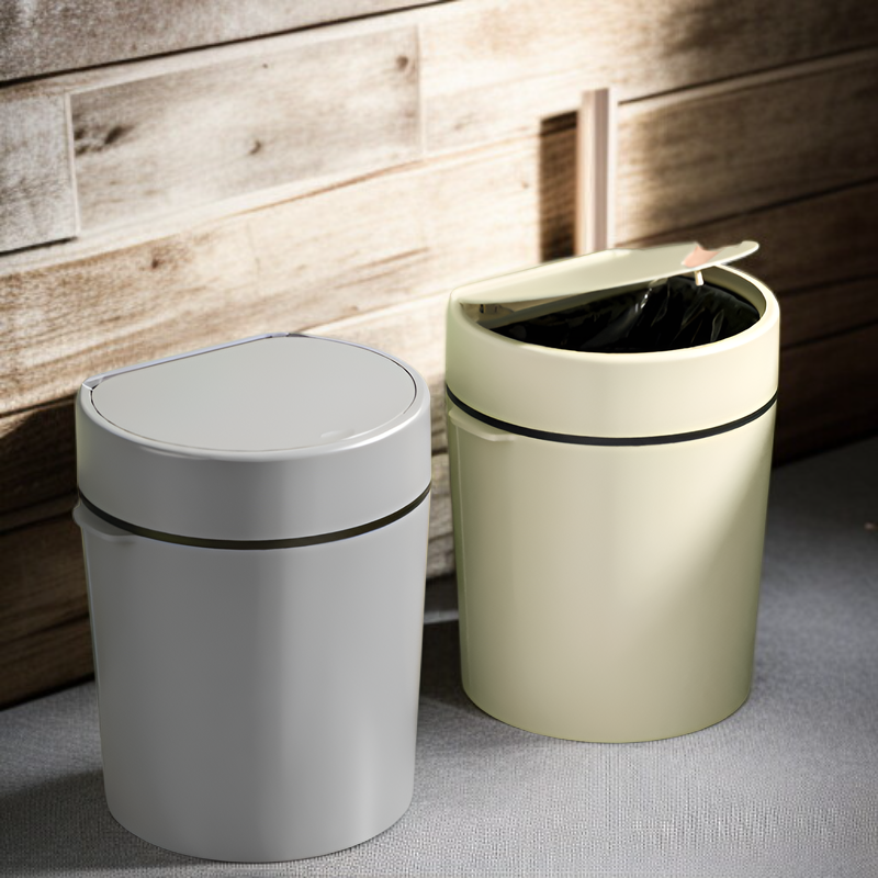 Contenedor de residuos doméstico con almacenamiento integrado