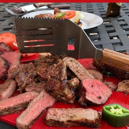 Spatule multifonction pour barbecue
