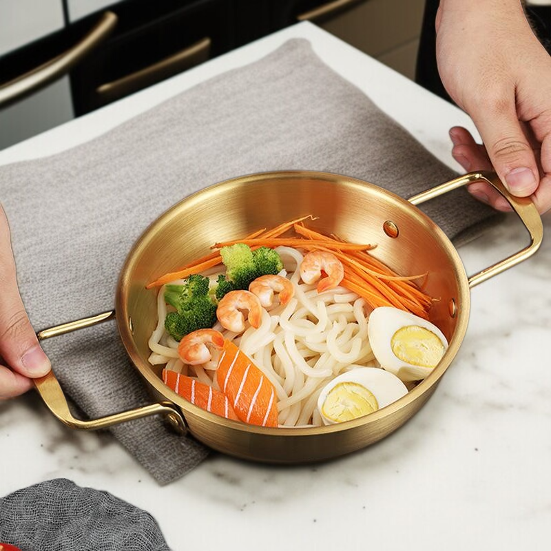 Gruby nieprzywierający garnek do makaronu instant i owoców morza, z podwójnymi uchwytami