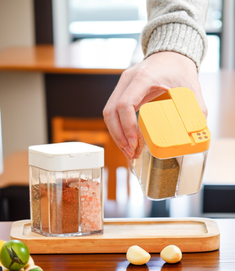 使いやすいスライド式調味料瓶