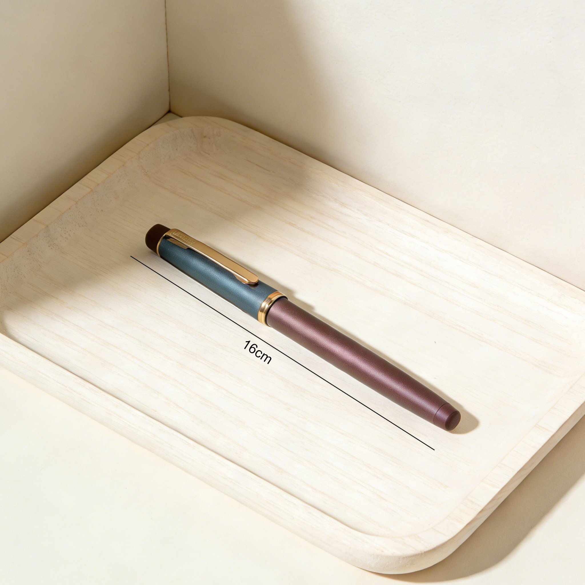 ビジネスシーンで使用される万年筆