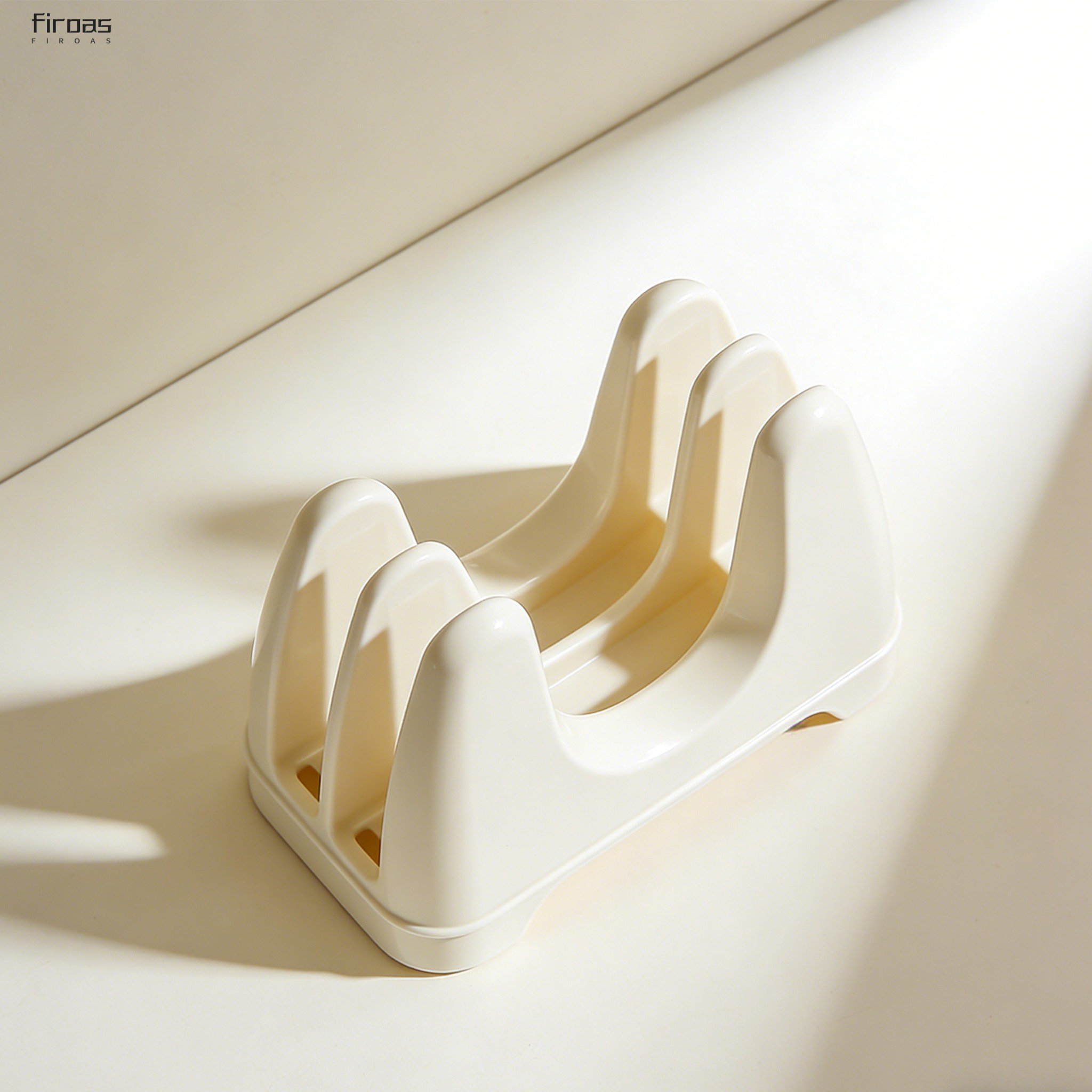 ชั้นวางจานชามในครัวประหยัดพื้นที่