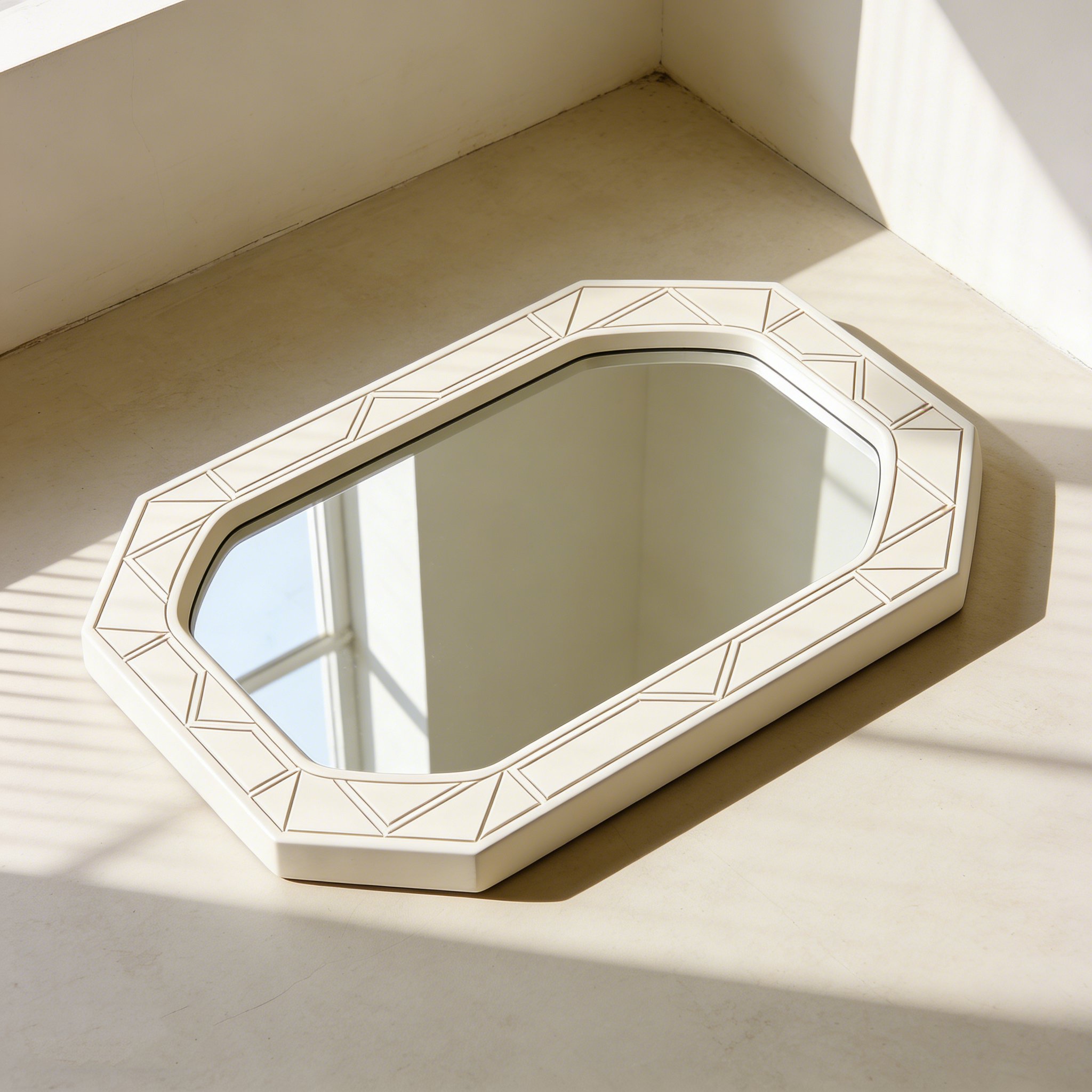 使いやすいサイズの化粧鏡セット