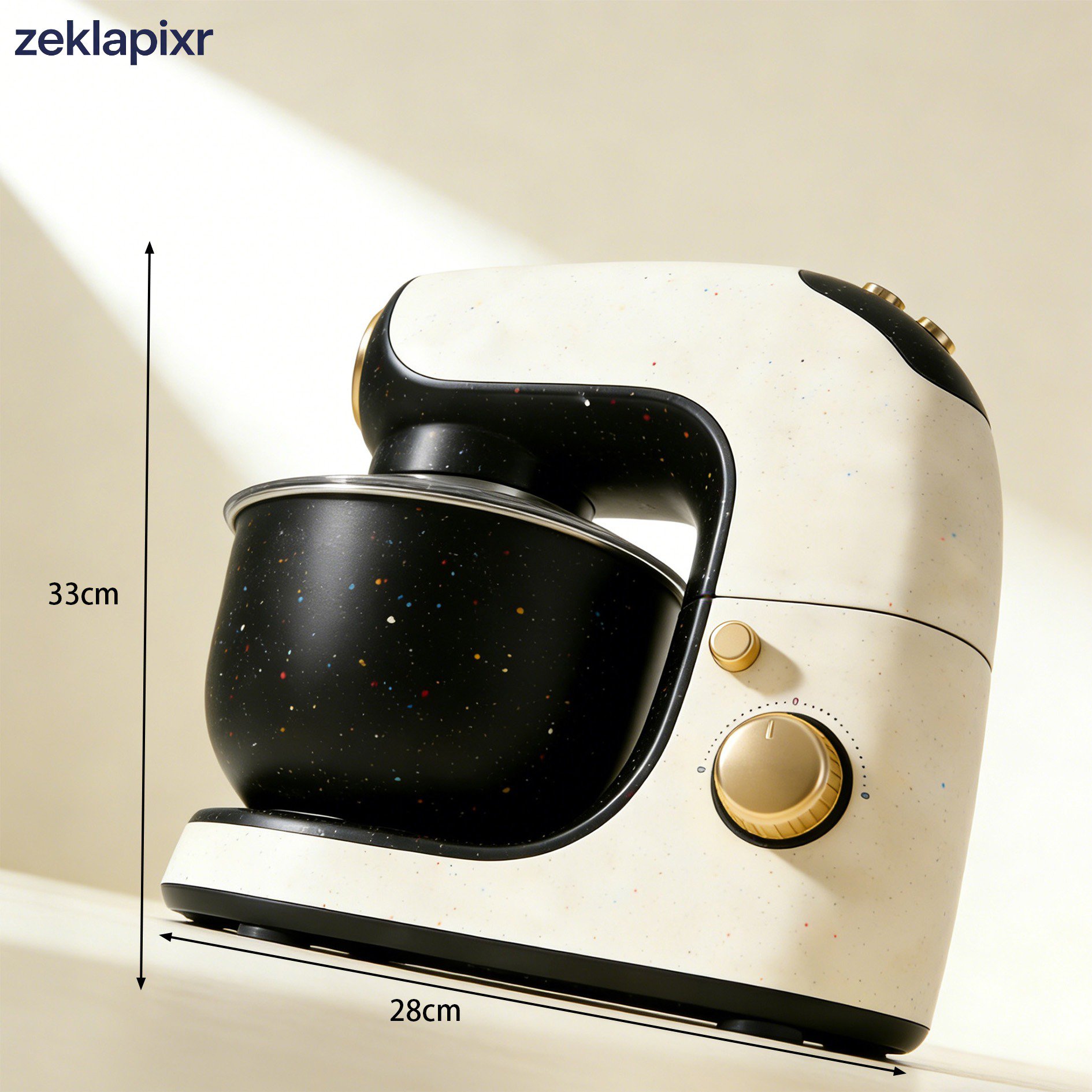 家用廚房食品加工機操作情境