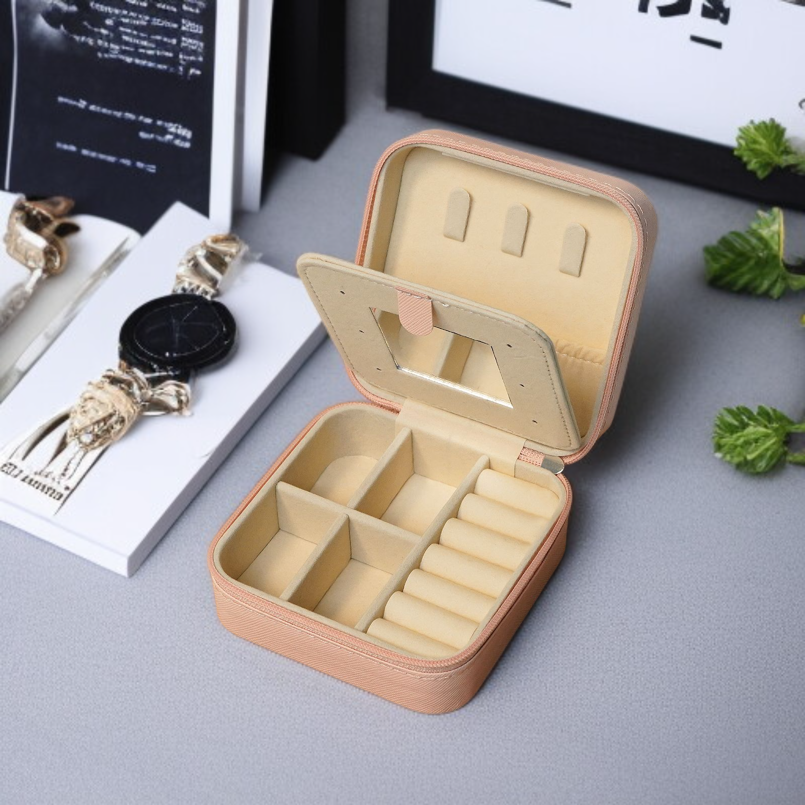 Small jewelry storage case with zipper