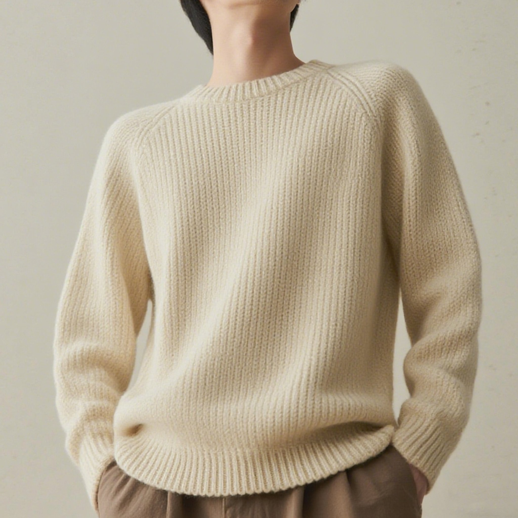 아이보리 컬러 스트라이프 니트 스웨터