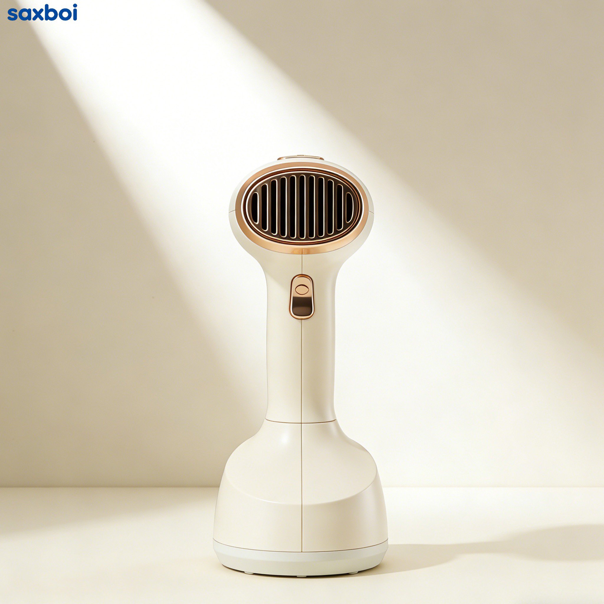 スチーマー使用でシャツのシワを取るシーン