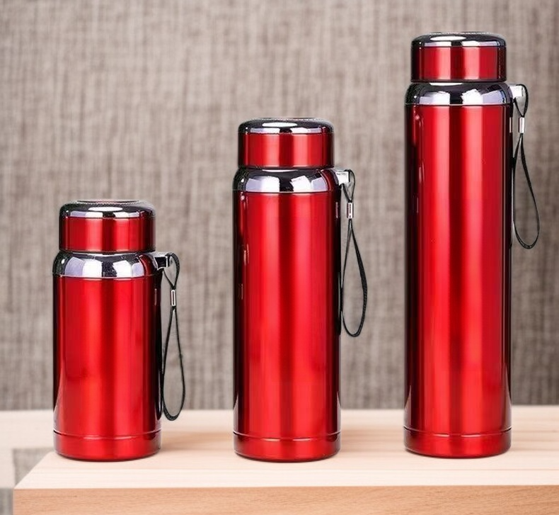 튼튼한 내구성의 스틸 보온컵 바닥면 확대