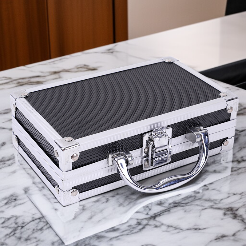 Aluminum alloy toolbox, large capacity, large size.
