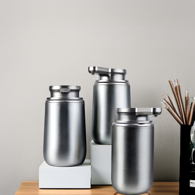 Moderner automatischer Seifenspender aus Edelstahl