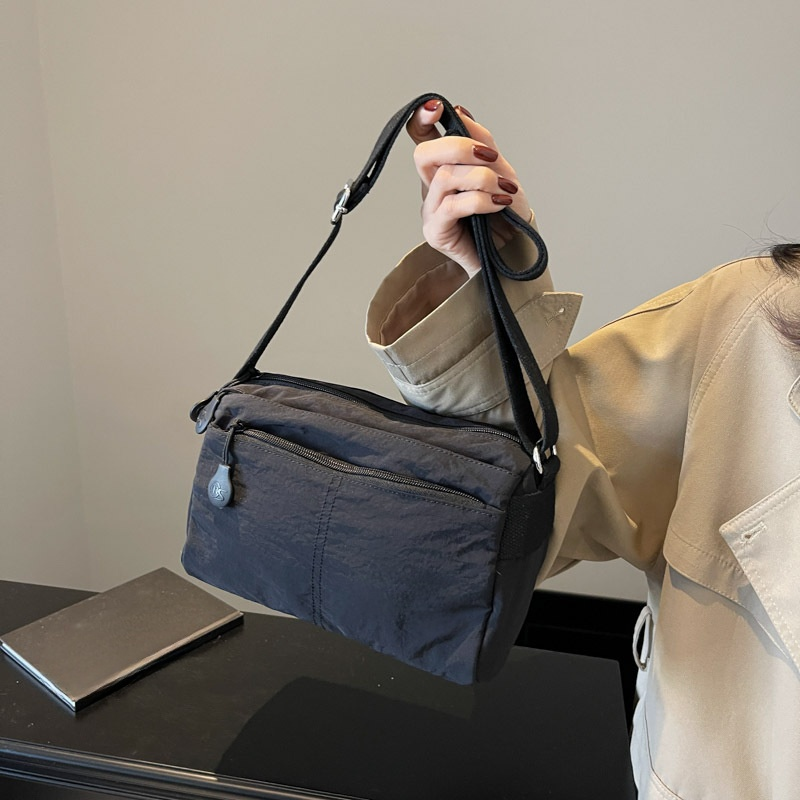  레트로 스타일 여성 숄더백