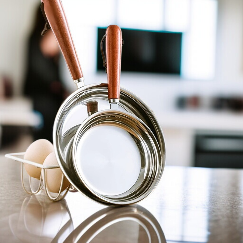 Pfanne mit ergonomischem Griff