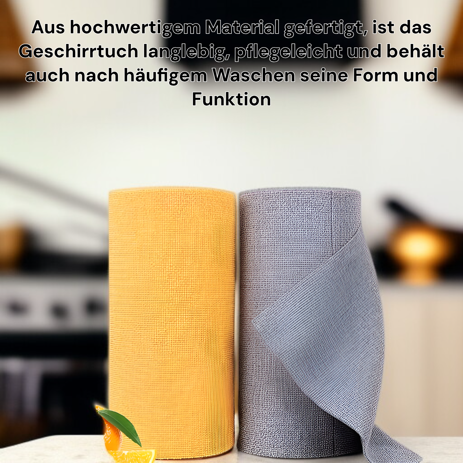 Handgerissenes Geschirrtuch auf Küchentisch