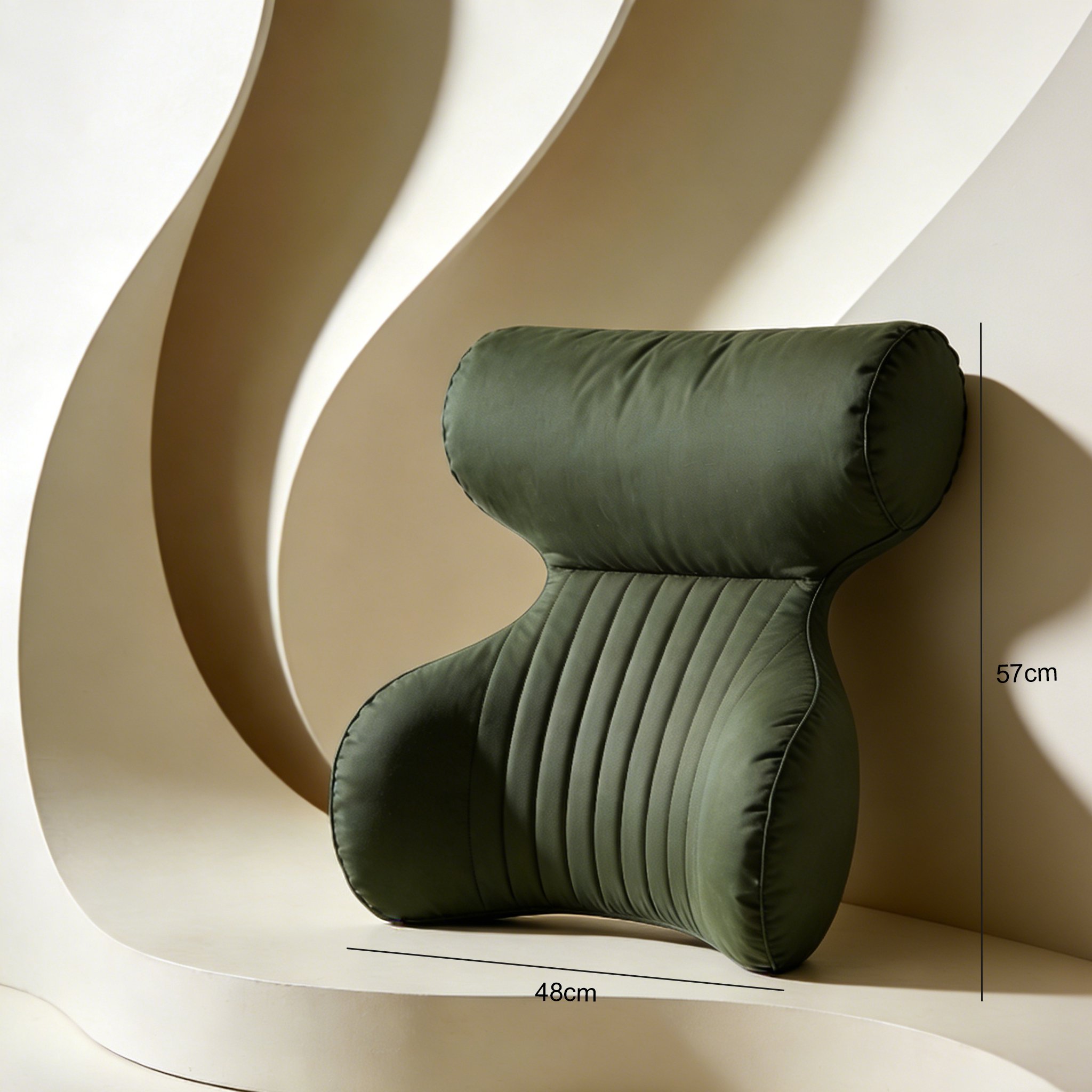 首と背中をサポートする防水クッションの使用イメージ