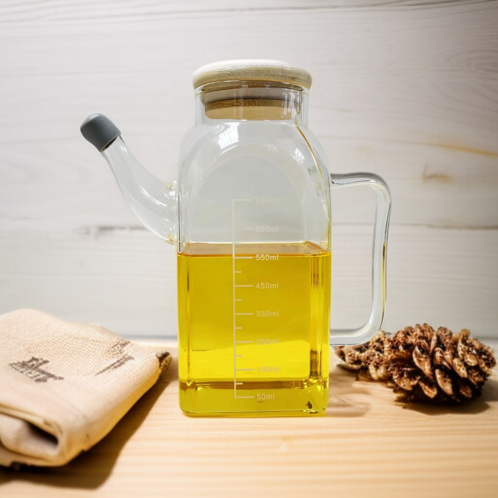 Ölflasche aus Glas