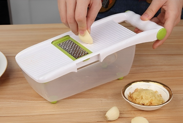 安全ホルダー付き野菜カッター