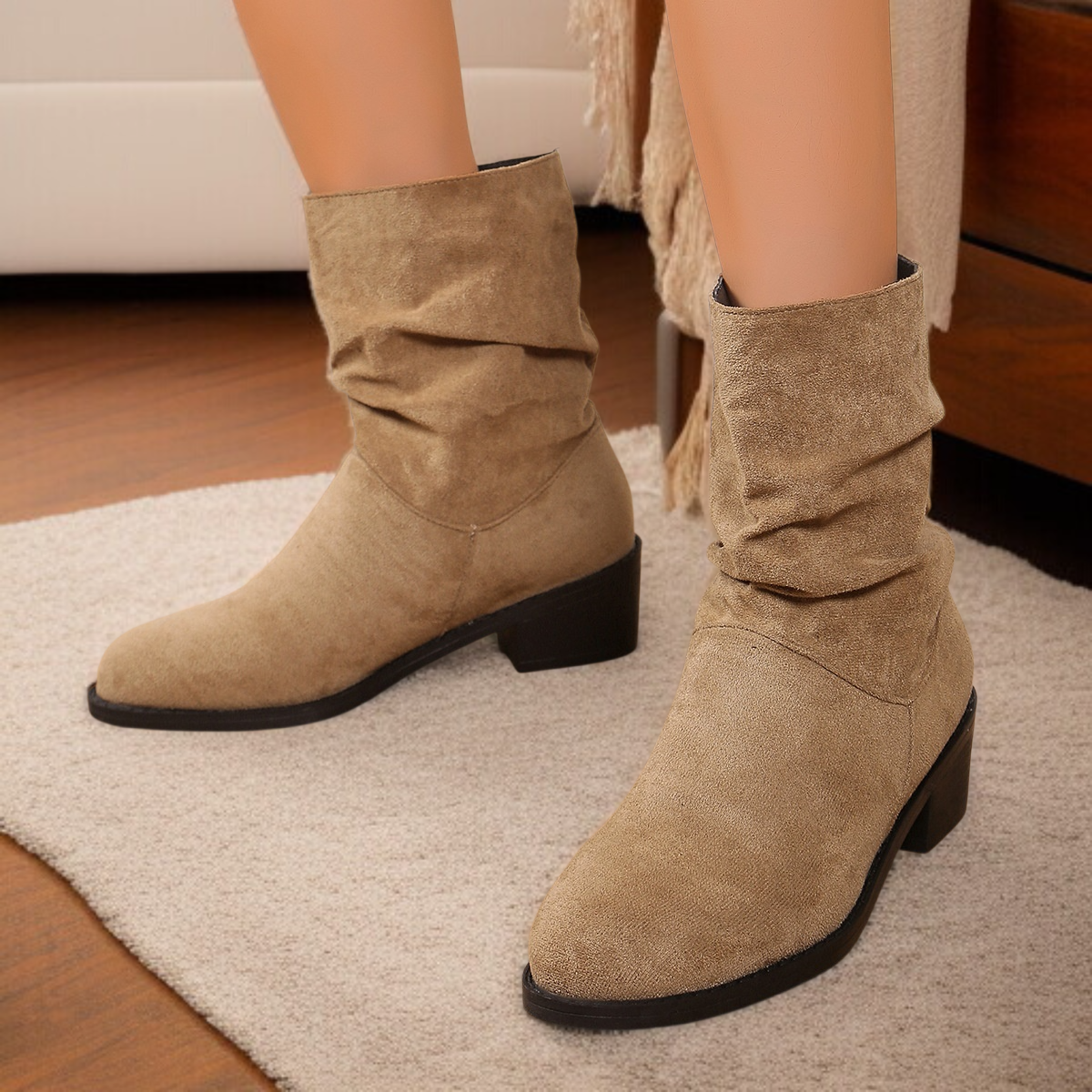レディーススエード太ヒールショートブーツ正面写真