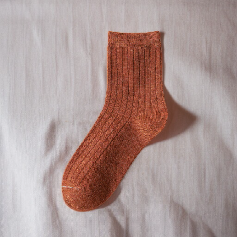 無地ストライプのミドル丈ソックス