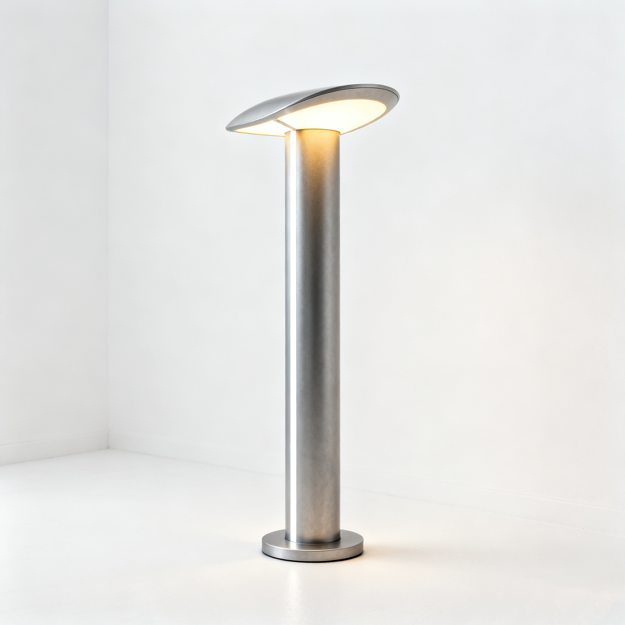  Lámpara plateada para jardín exterior decorativa