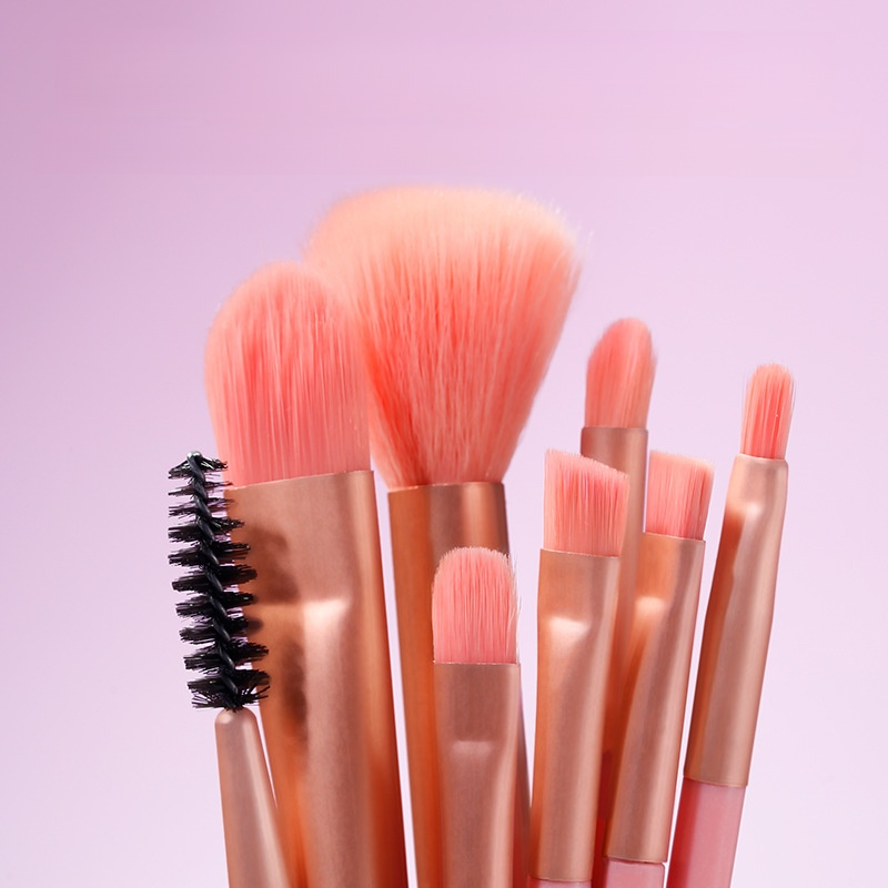 Fine-bristled makeup brush set