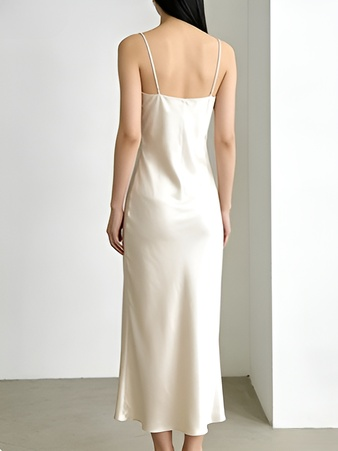 Meerjungfrauenkleid aus weißem Satin mit Spaghettiträgern, Mondscheinweiß