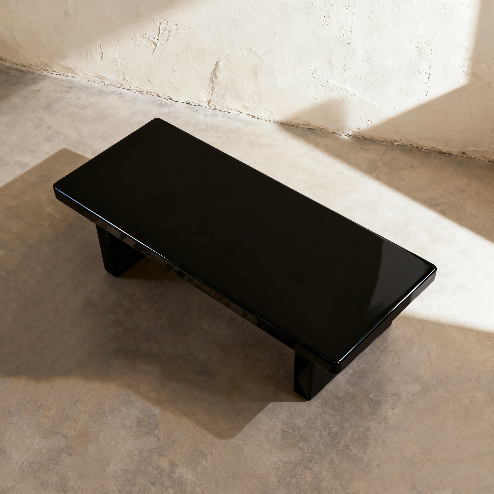 심플하고 세련된 원목 커피 테이블