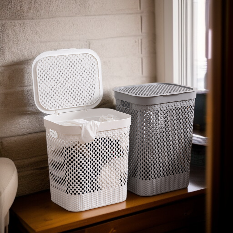 Moderní koupelnový koš z ratanu