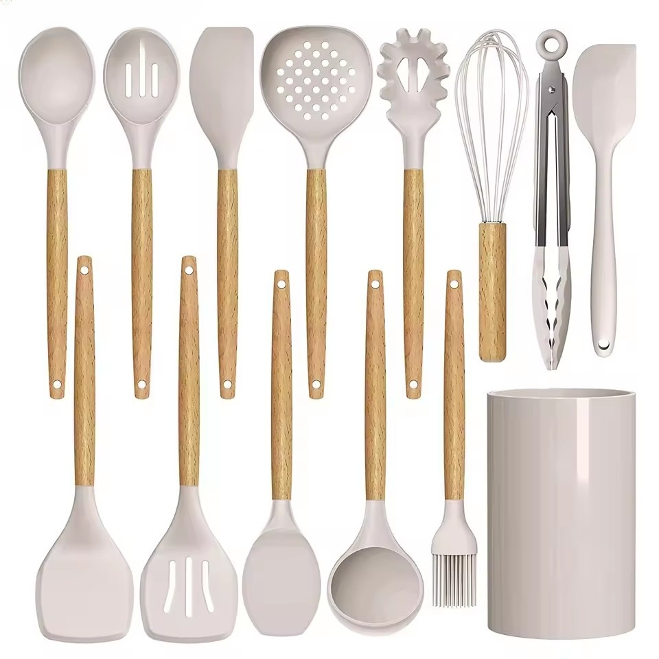 실리콘과 나무 주방용품 세트