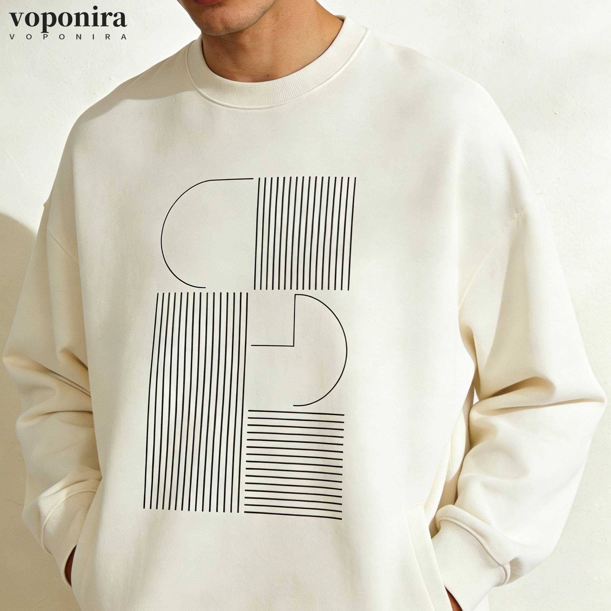 男性モデル着用クルーネックスウェットシャツ