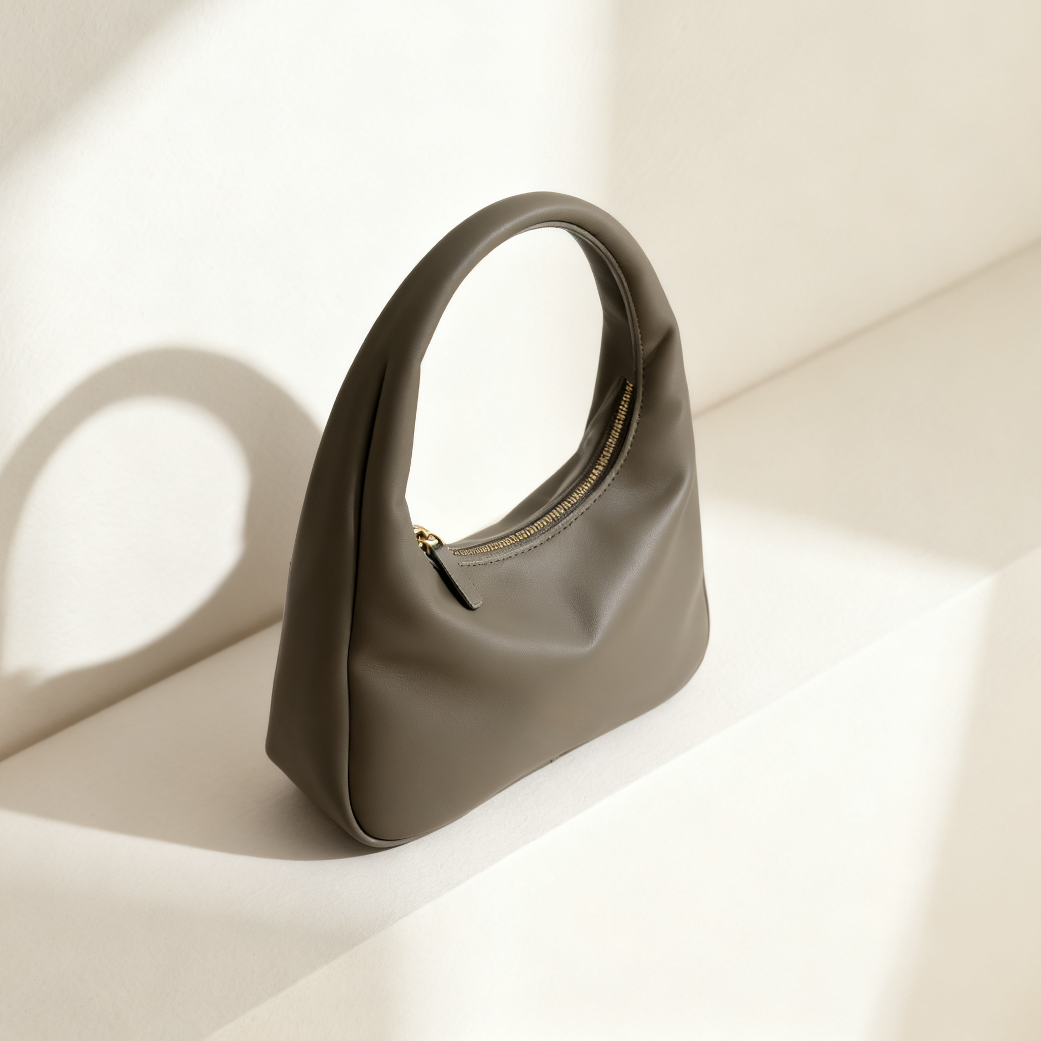 กระเป๋าหนังแฟชั่นทรงวงกลม ดีไซน์สวยทันสมัย