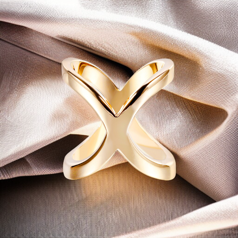 シンプルでユニークなブローチ