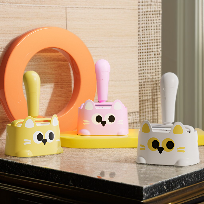 Tearable roller for easy pet hair cleaning