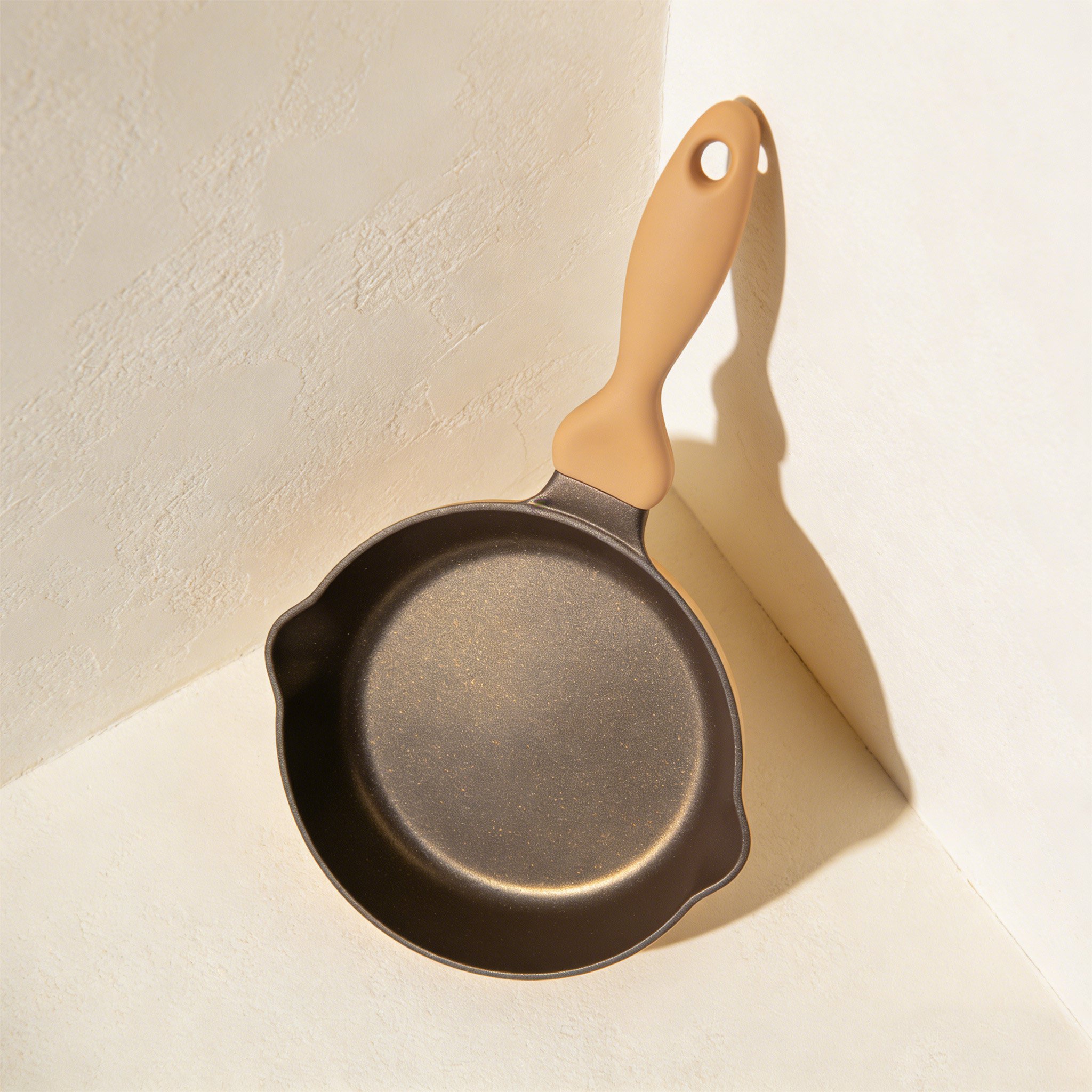 Tapadásmentes bevonatú serpenyő