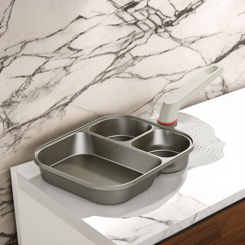 チタンと金の三重一の朝食鍋はフライパンにくっつかない