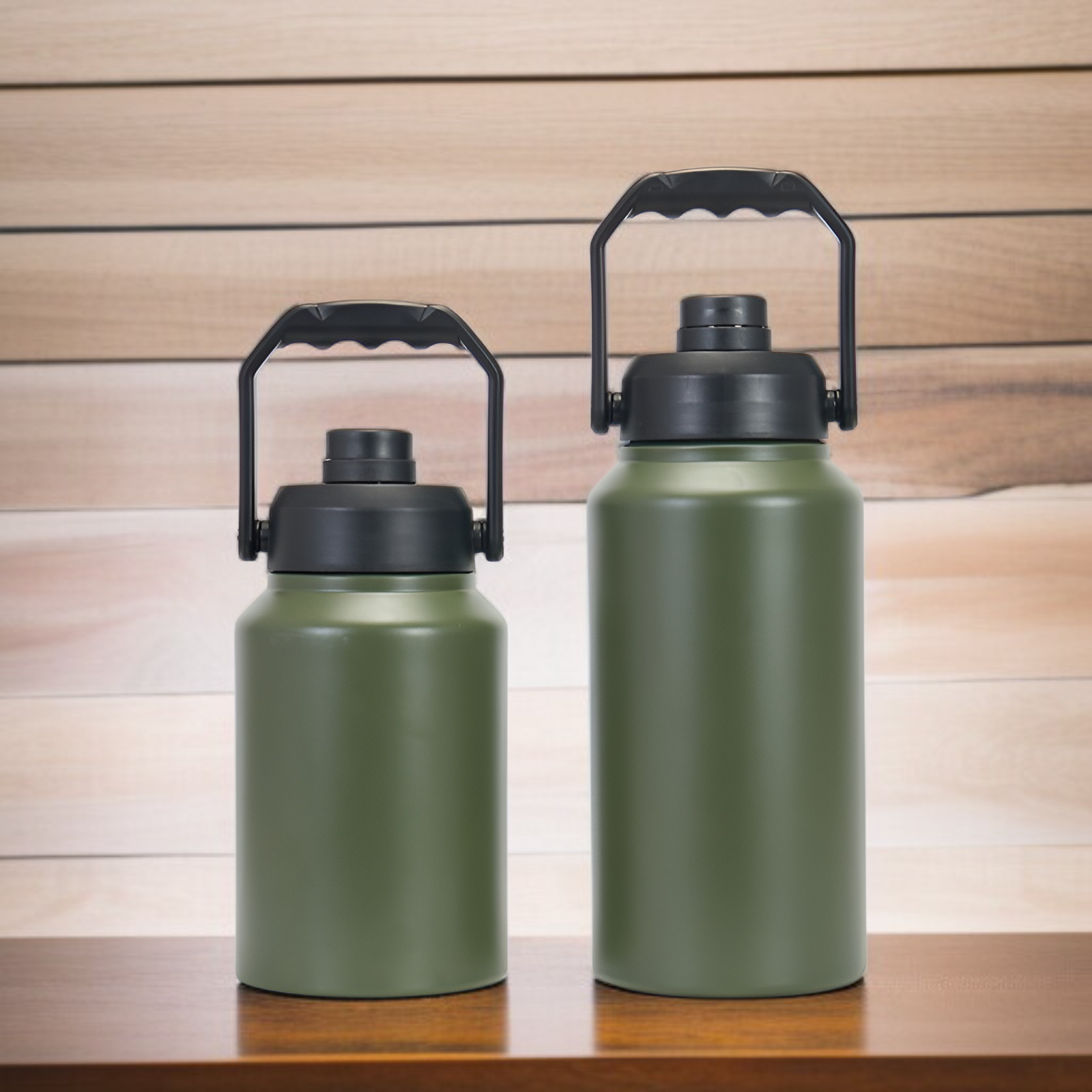 손잡이로 휴대가 편리한 아이스 버킷