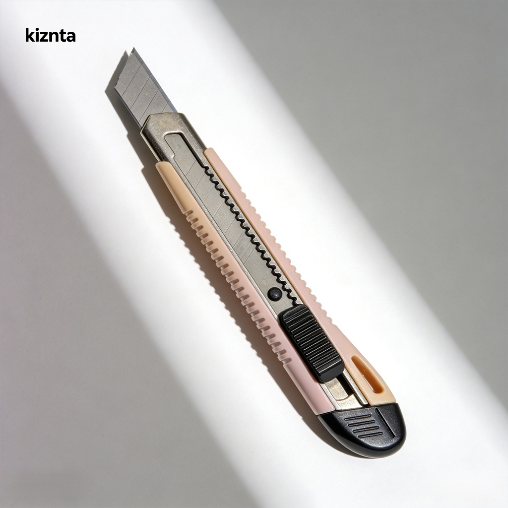 Bezpečný push-pull mechanismus u nože