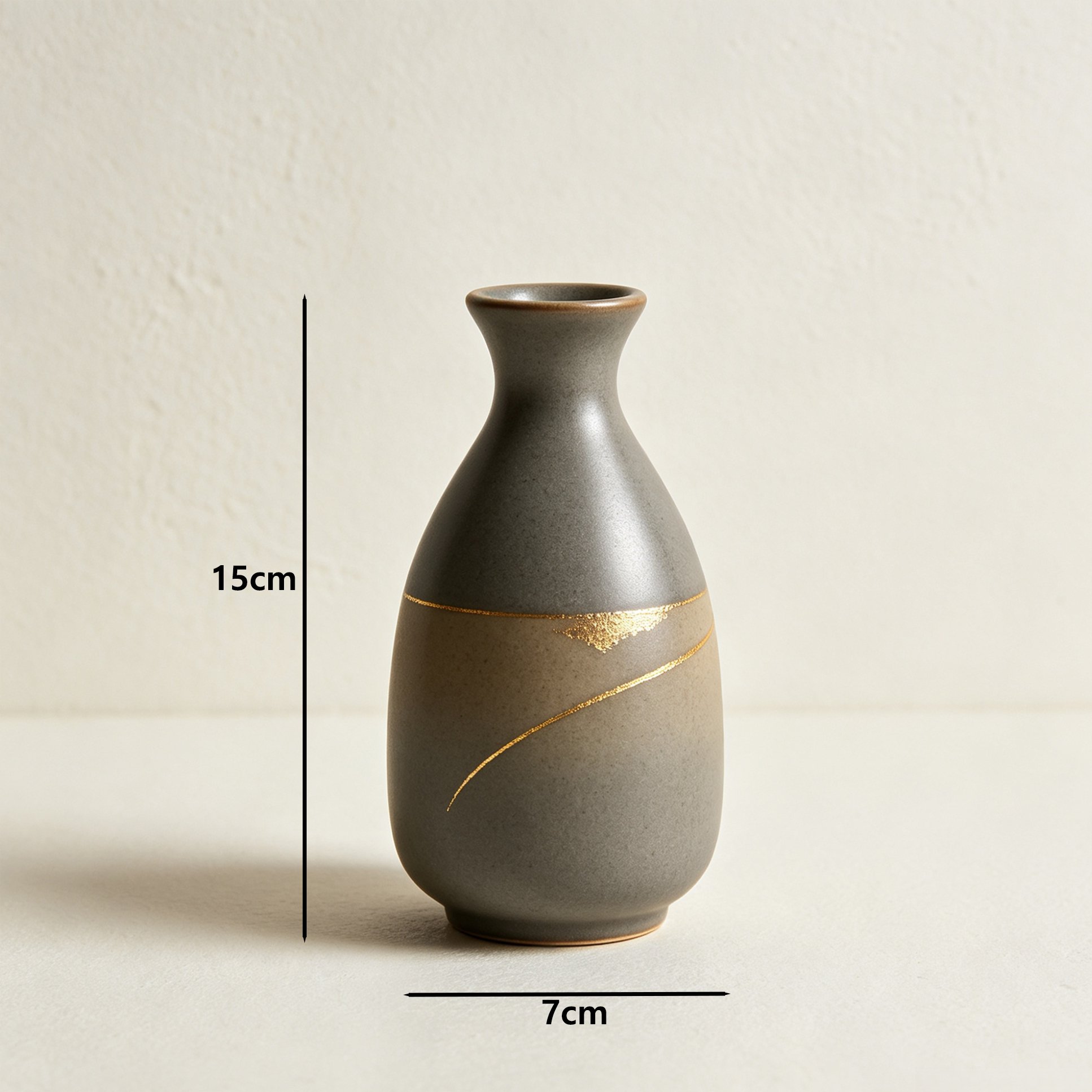 レトロなグレーグリーン陶器フラワーベース正面写真