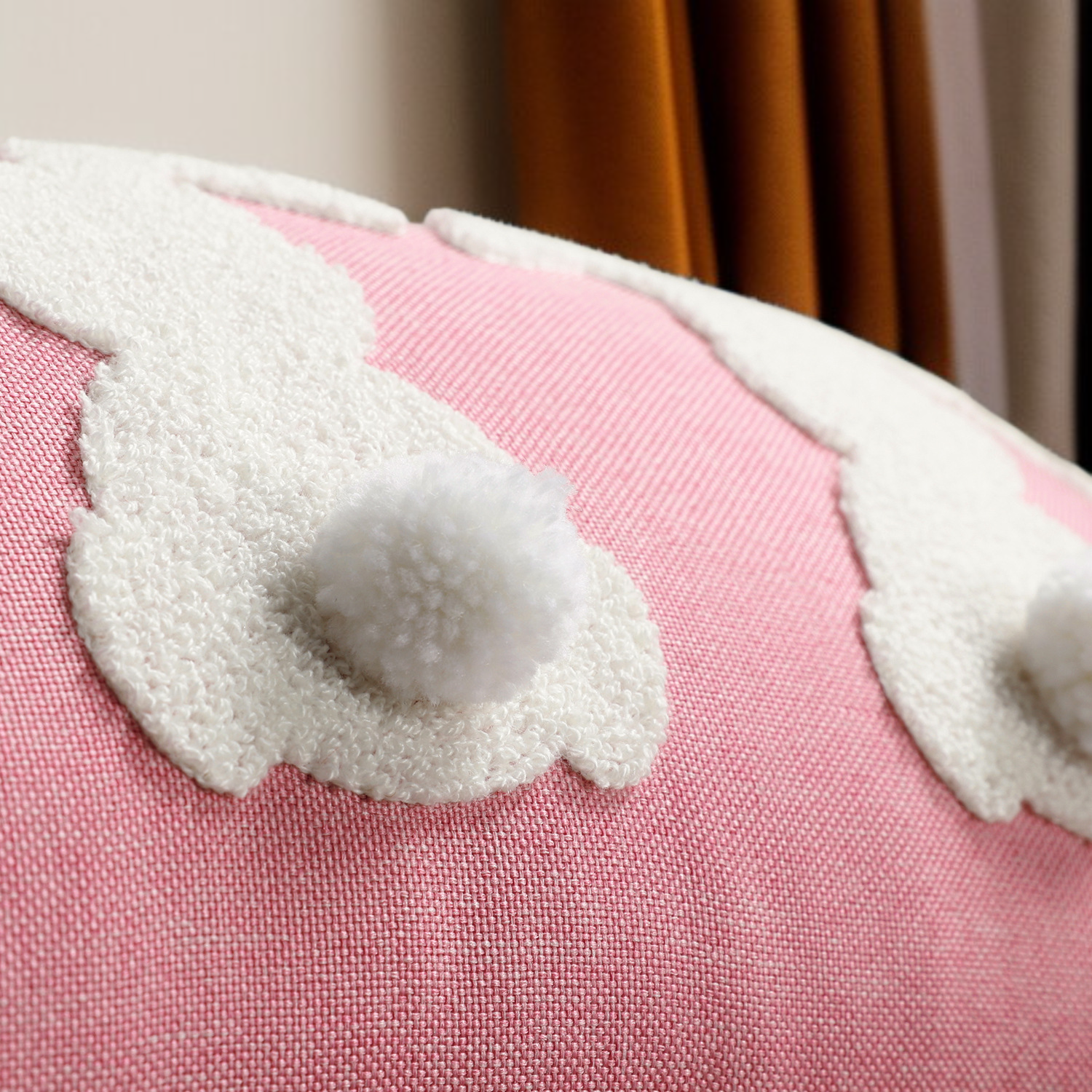 Comfortable and elegant embroidered pillowcase