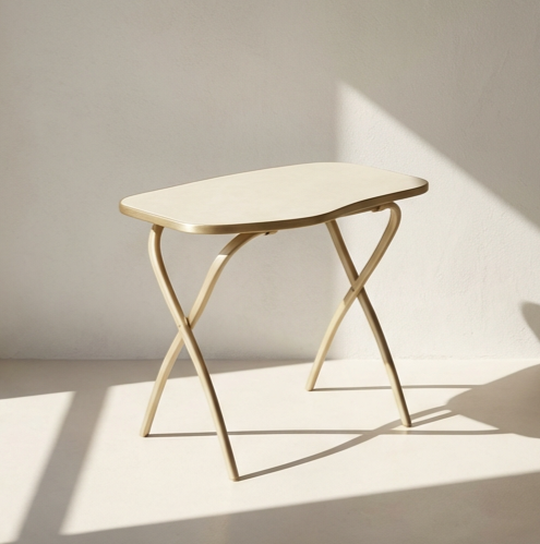 Skládací lenošný stůl použitý jako pracovní plocha