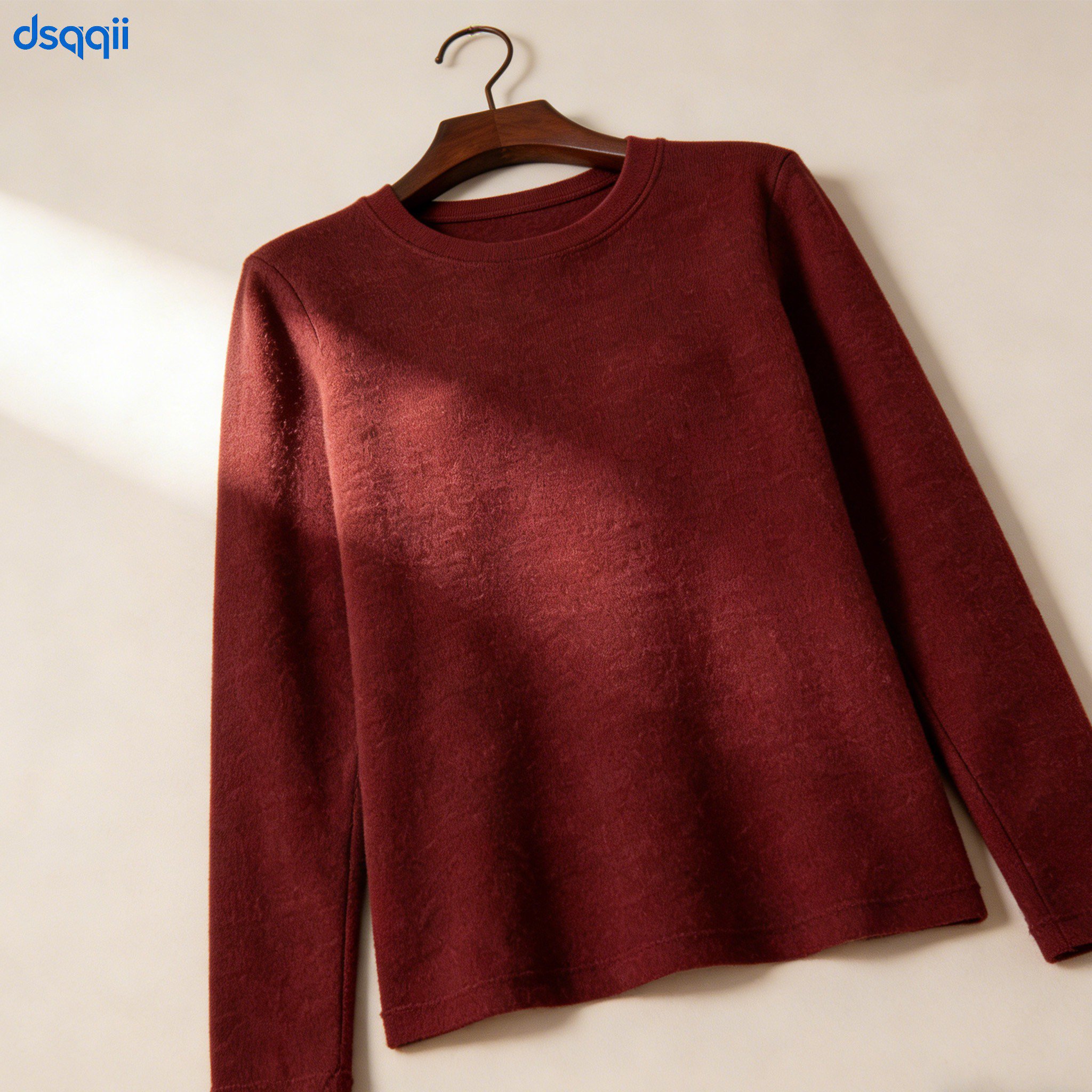 버건디 크루넥 니트 스웨터